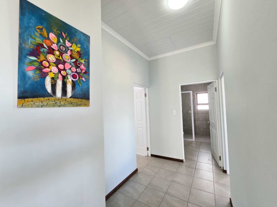 5 Bedroom Property for Sale in Stilbaai Oos Western Cape